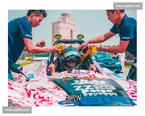 赛道上的“艺术家”，他用飘逸的走线诠释完美